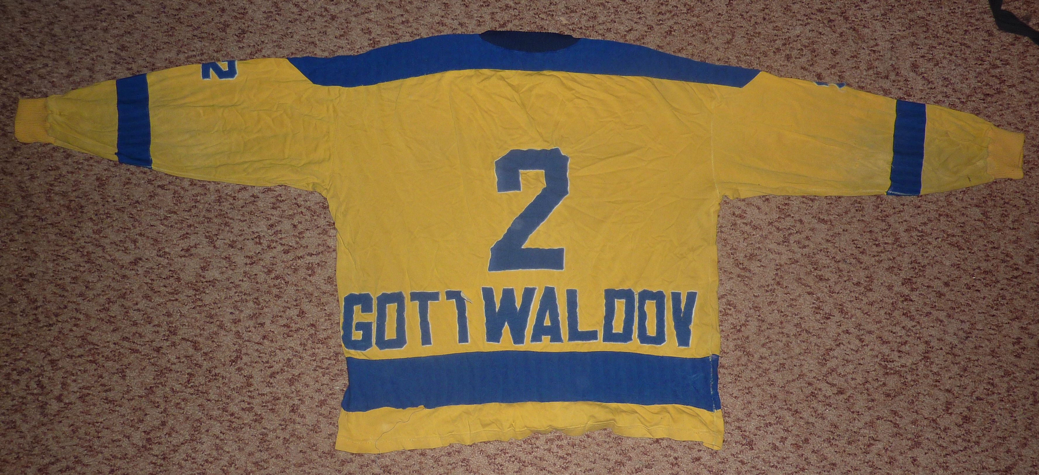 originál dres Gottwaldova sezona 1982/83 - 3
