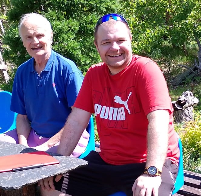 Rostislav Vojáček a já + sedačky z Bazalů